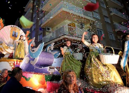 Desfile de Carrozas - Fiestas Mayores Patronales de Benidorm