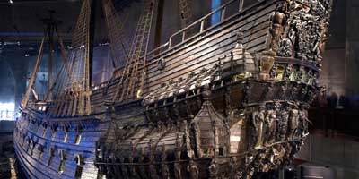 Barco Vasa dentro del museo donde se exhibe - Estocolmo, Suecia