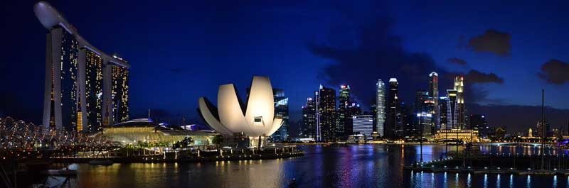 Vista de la ciudad de Singapur de noche