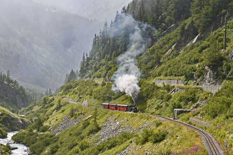 Tren en el Ródano, Suiza